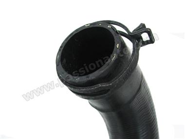 Durite d´eau sur radiateur Gauche (forme Y) # 997 Turbo-GT2
